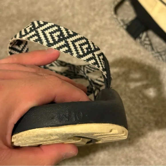 Chaco ZX2 Classic Sandal Black and White Strap Medium Width Women’s Size 10 - Picture 8 of 8